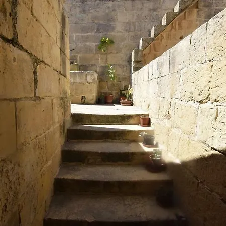 400yr In Gozo - Separate Landhuis